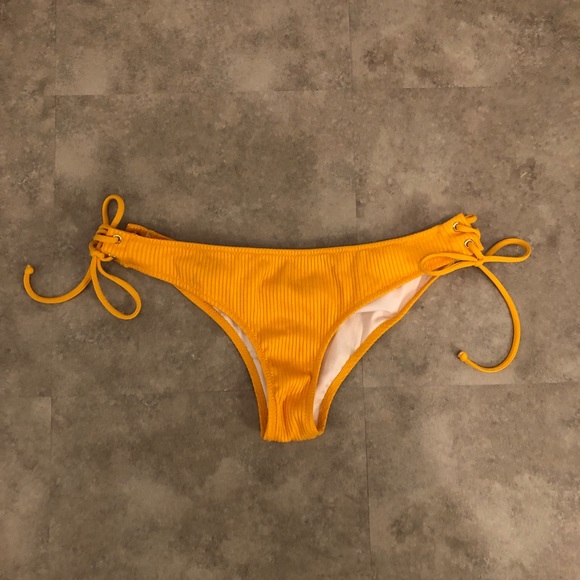 PINK Victoria’s Secret bikini bottoms